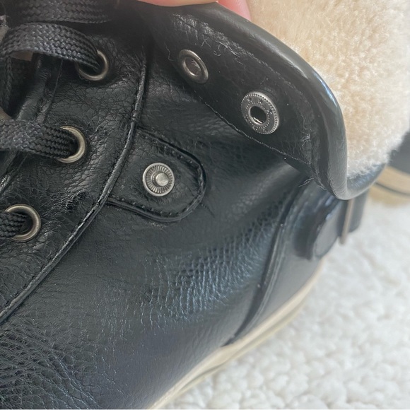 Arizona Jean co. Black faux leather high top with faux fur inside. Size 7.5 - Picture 5 of 10